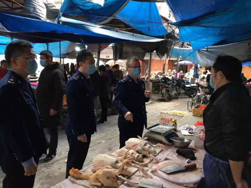 福建市場(chǎng)監(jiān)管人全力履職，筑牢食用農(nóng)產(chǎn)品批發(fā)領(lǐng)域抗疫防線